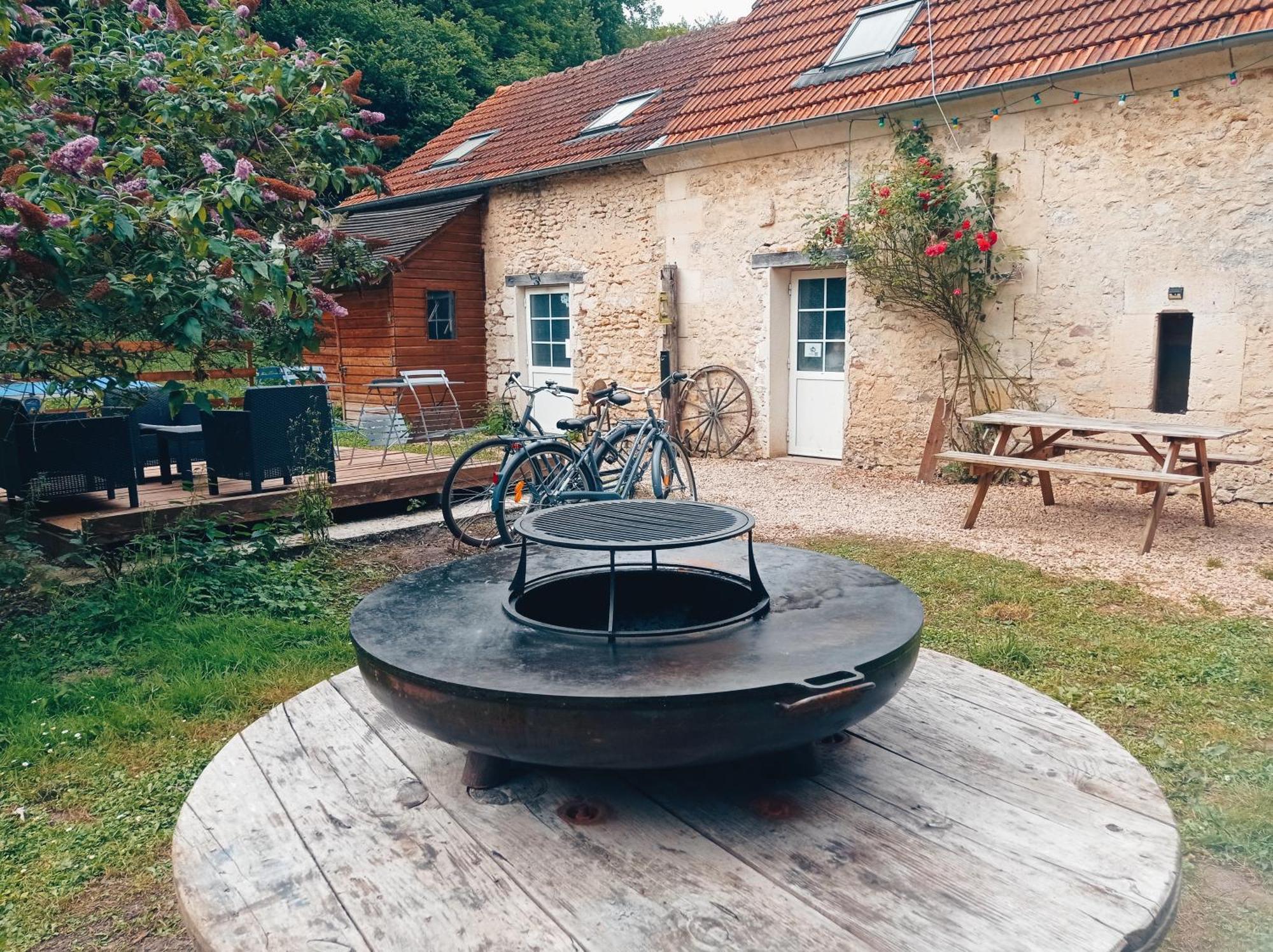 Chez Tombivouac Villa ปิแอร์ฟงด์ ภายนอก รูปภาพ