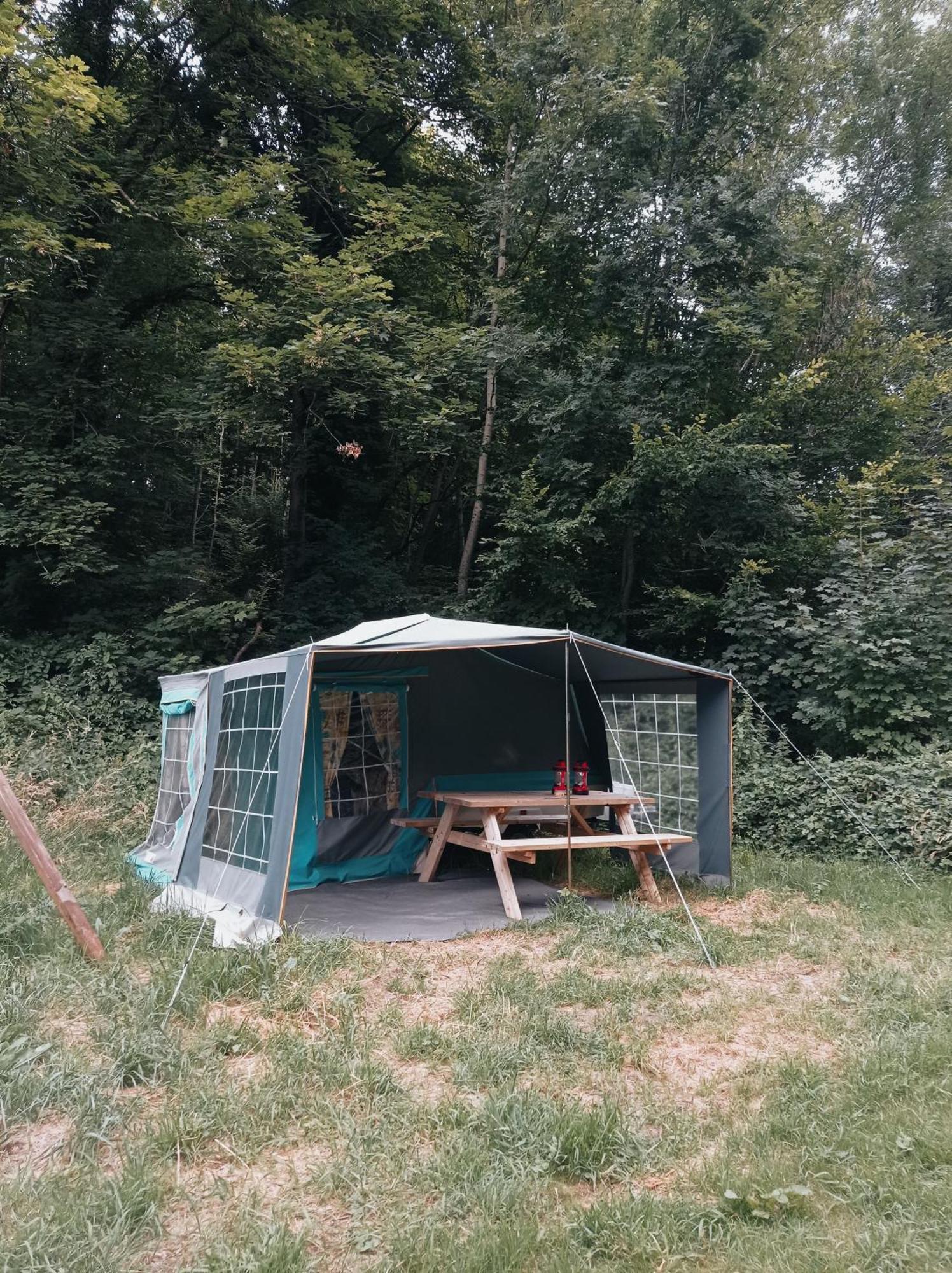 Chez Tombivouac Villa ปิแอร์ฟงด์ ภายนอก รูปภาพ